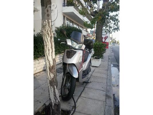 PoulaTo: KYMCO People S 200i '08